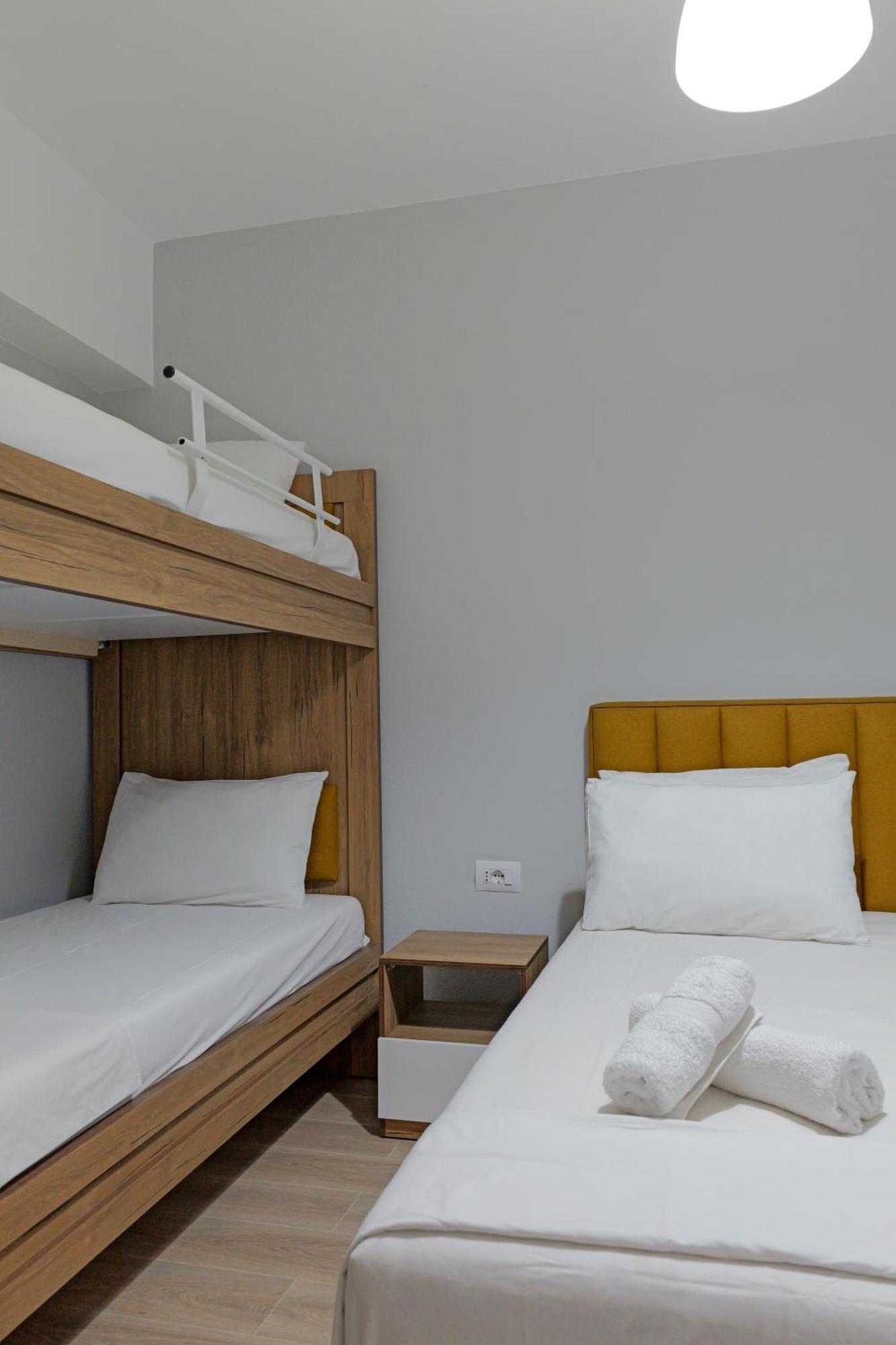 Hotel Holiday Sarandë Eksteriør bilde