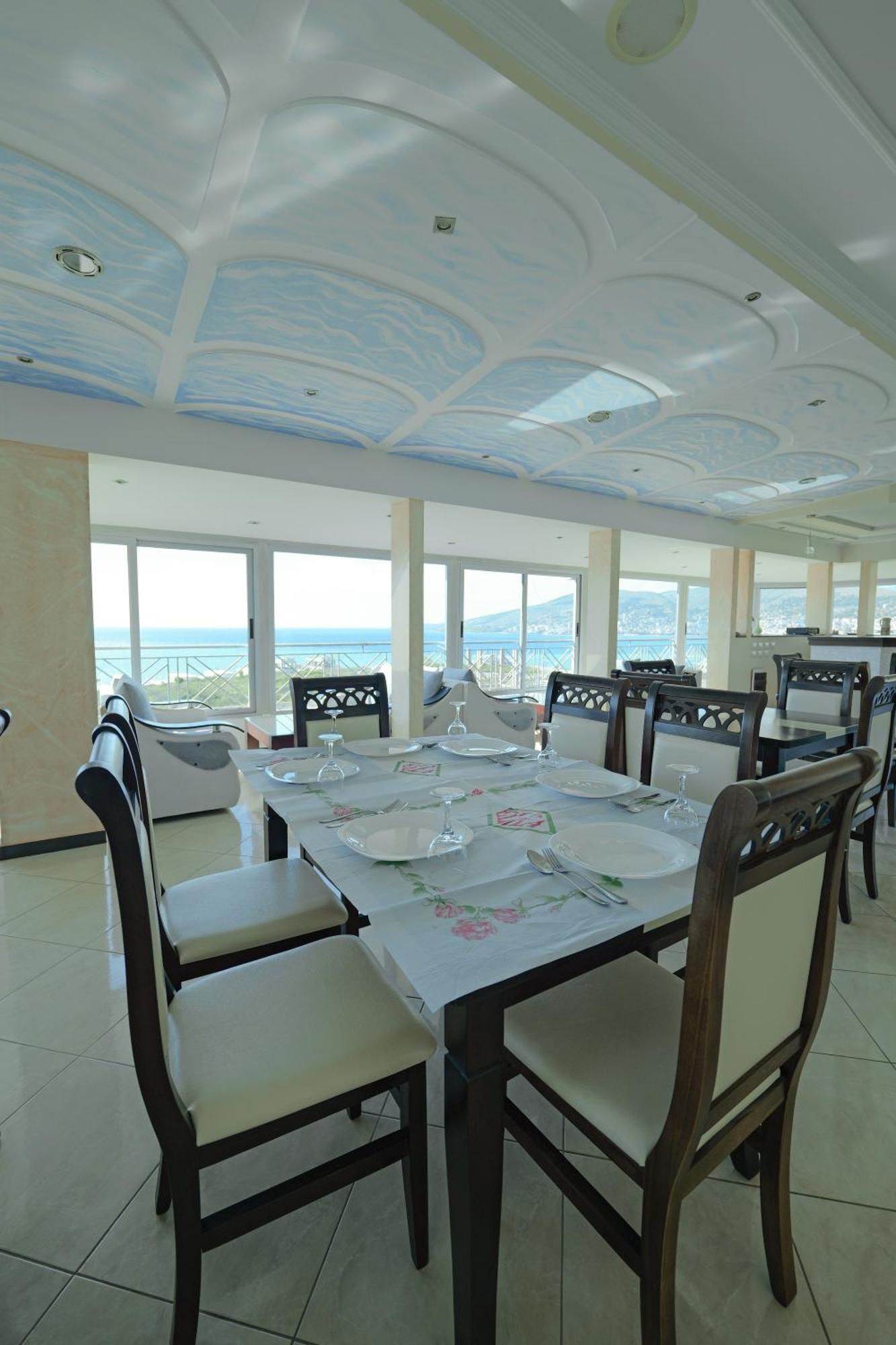Hotel Holiday Sarandë Eksteriør bilde