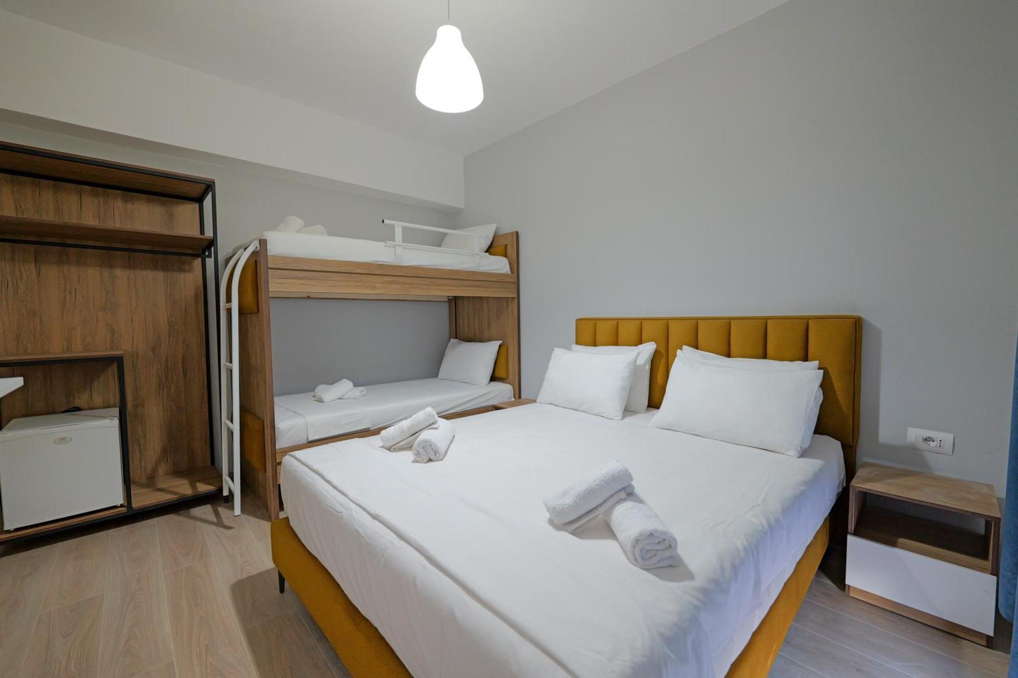 Hotel Holiday Sarandë Eksteriør bilde