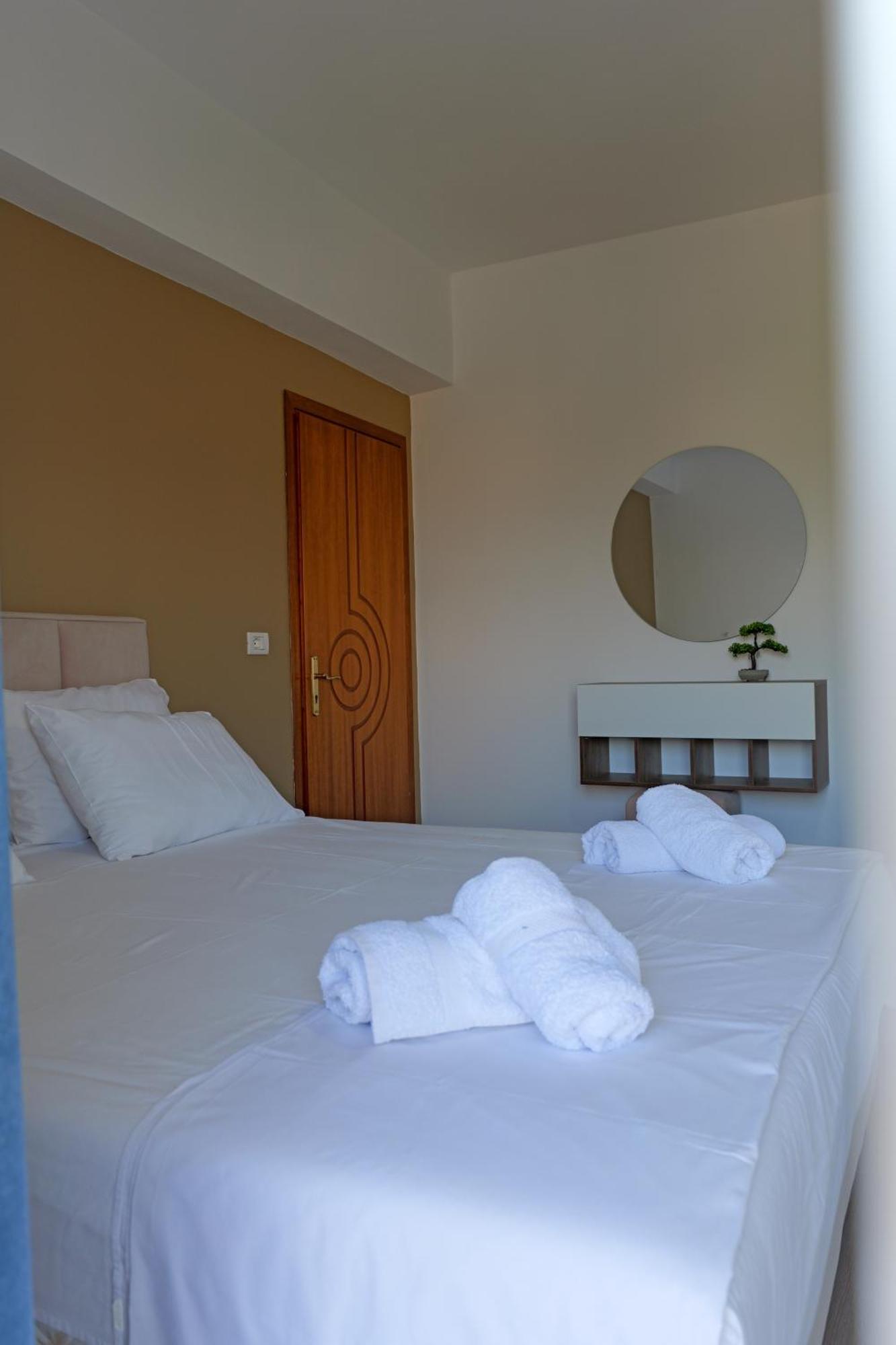 Hotel Holiday Sarandë Eksteriør bilde